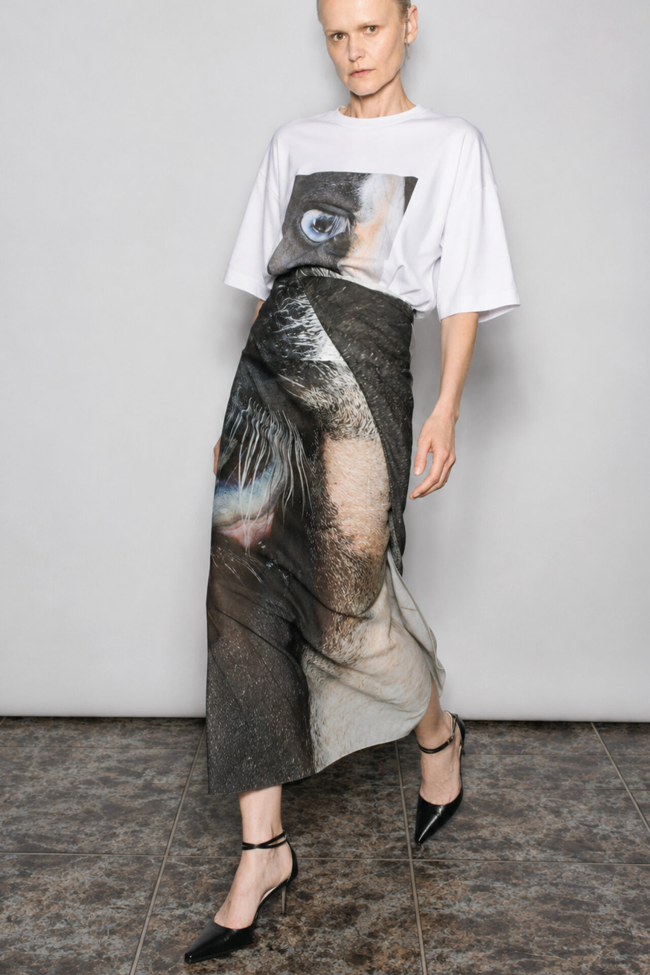 marios t-shirt print horse by Sara Scanderebech