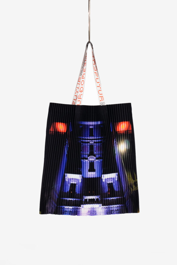 futurmarios pleated tote bag Atto Belloli Ardessi facade