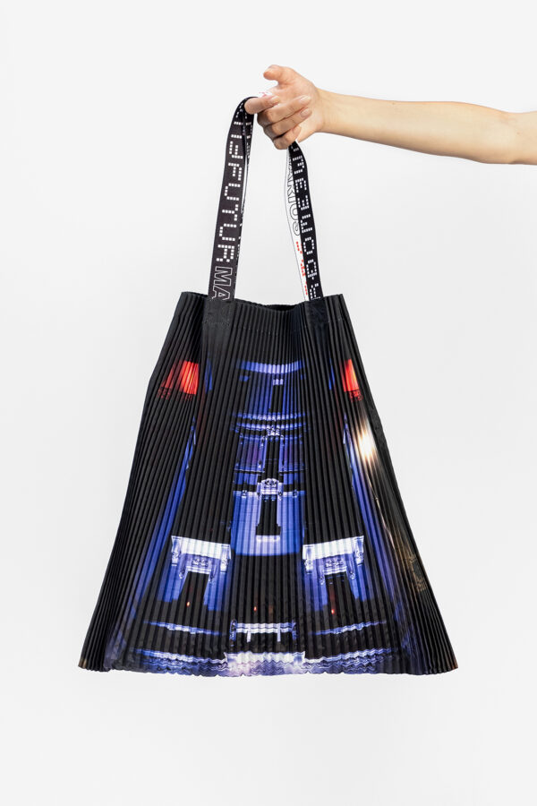 futurmarios pleated tote bag Atto Belloli Ardessi facade